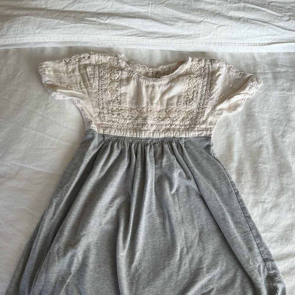 Peek dress